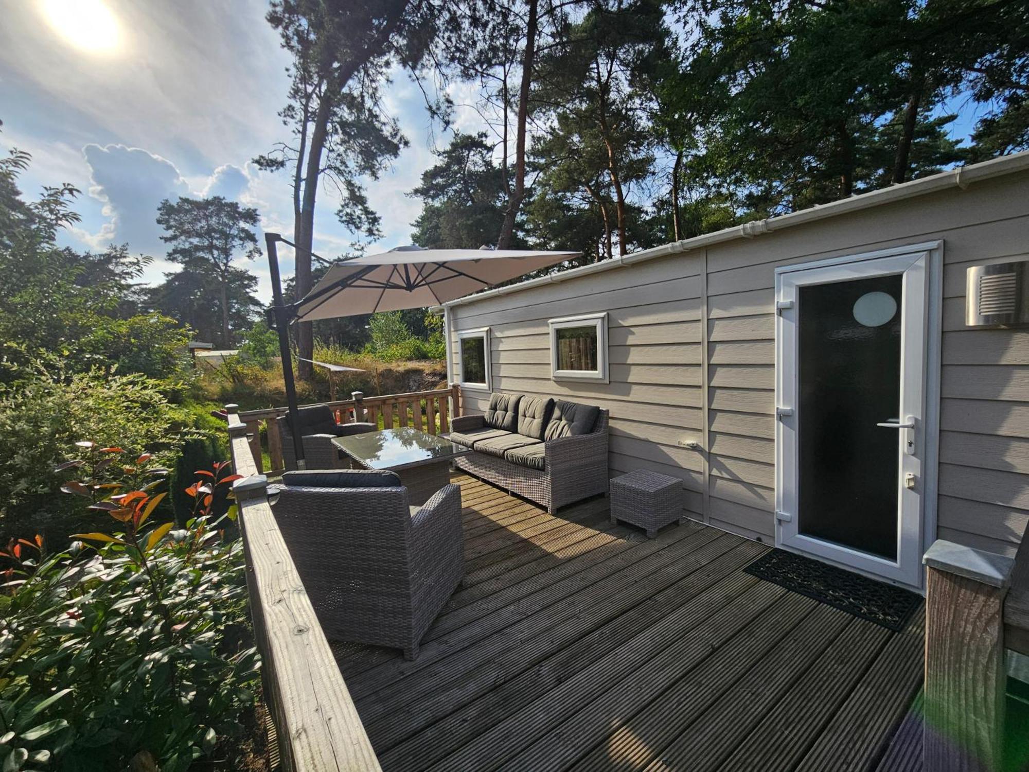 Luxe 4 Persoons Chalet Op 5 Sterren Camping ラールテ エクステリア 写真
